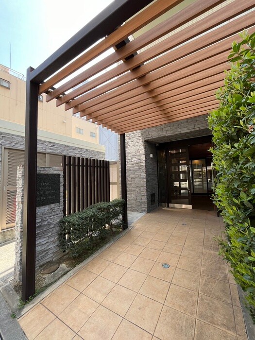 物件外観写真3　(エントランス部分)