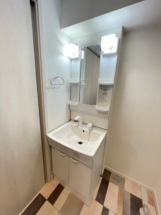 物件内観写真9　(洗面)