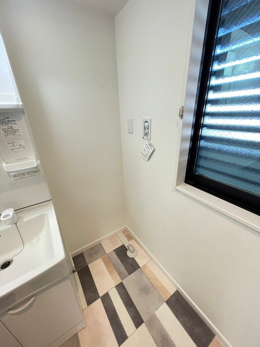 物件内観写真11　(洗濯機置場)