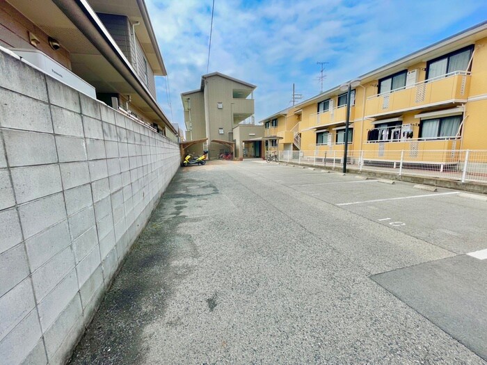 Ｆマンションの駐車場