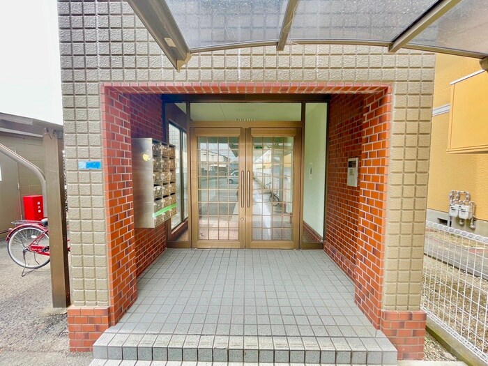 Ｆマンションのエントランス部分