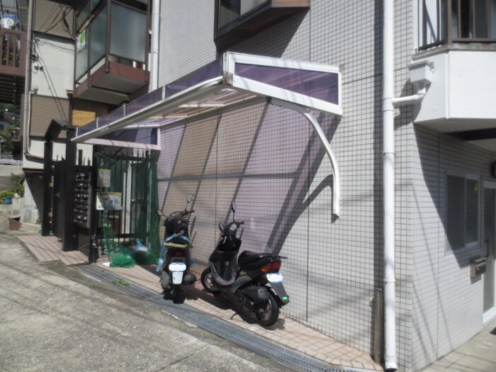 物件外観写真2　(駐輪場)