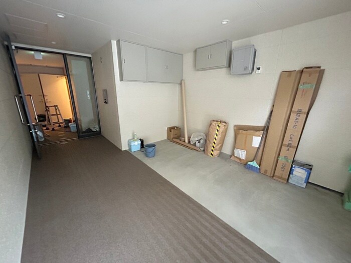 物件外観写真4　(エントランス部分)