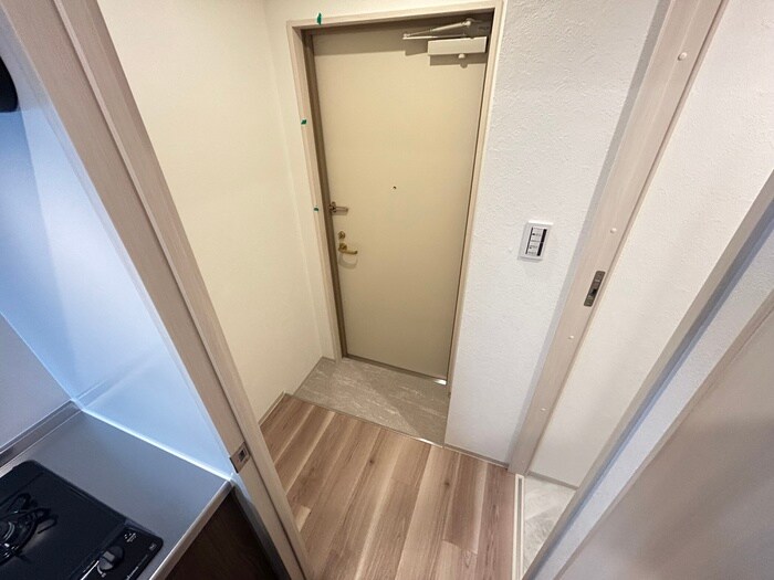 物件内観写真16　(玄関)