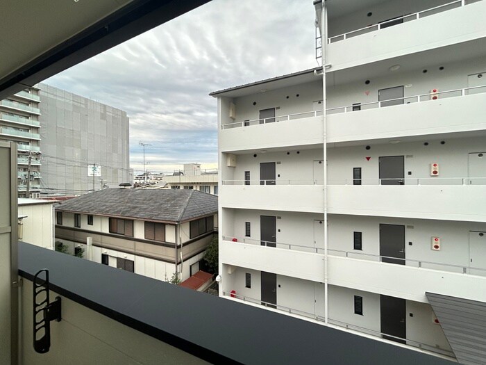 物件内観写真16　(室内からの展望)