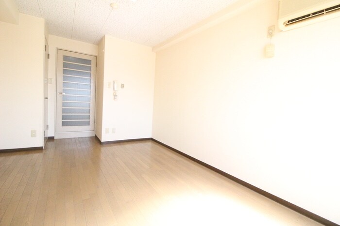 物件内観写真4　(居室)