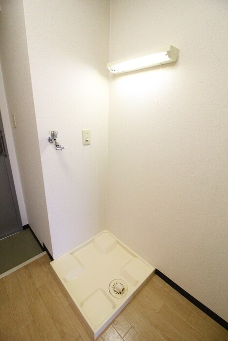 物件内観写真9　(洗濯機置場)