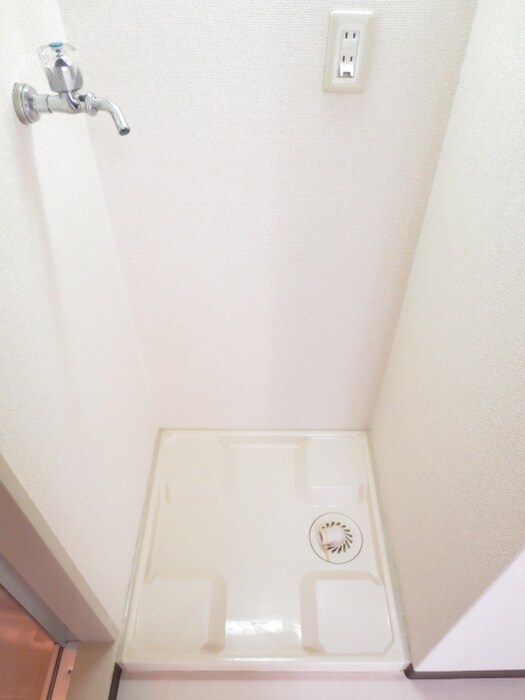 物件内観写真11　(洗濯機置場)