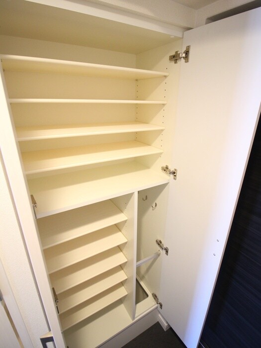 物件内観写真15　(靴箱)