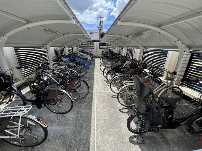 物件外観写真5　(駐輪場)