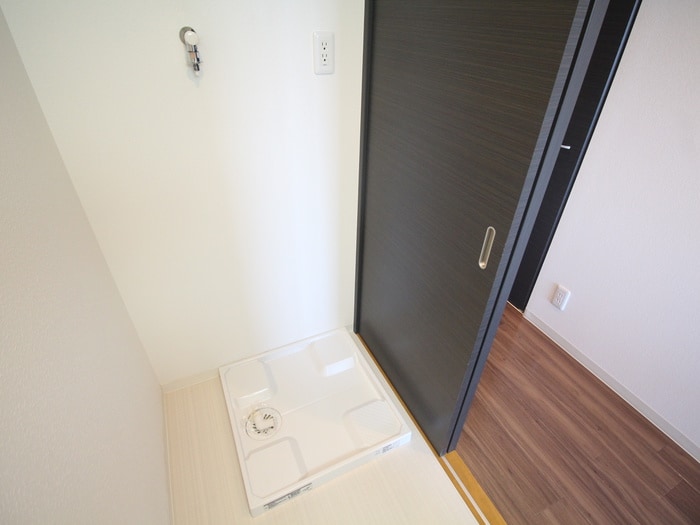 物件内観写真13　(洗濯機置場)