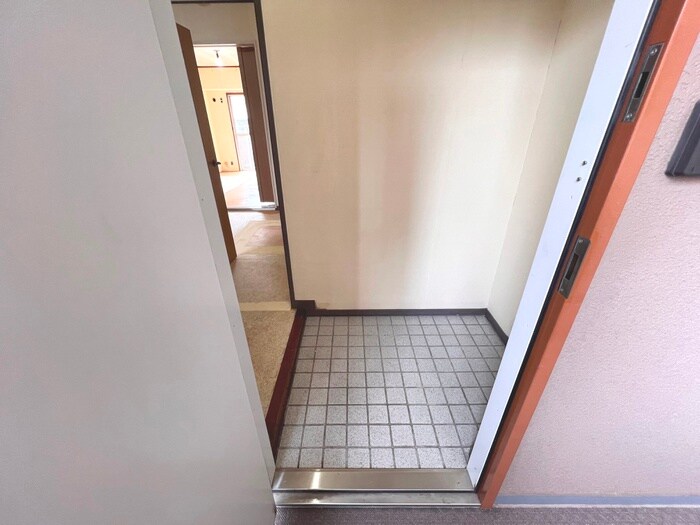 物件内観写真22　(玄関)