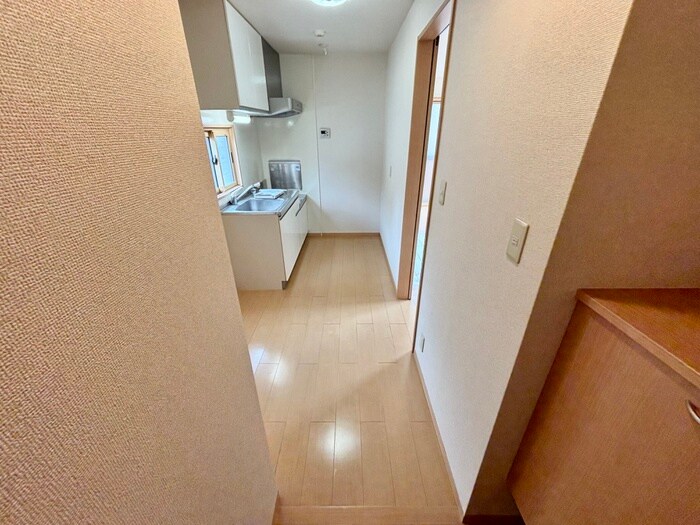 物件内観写真20　(廊下)