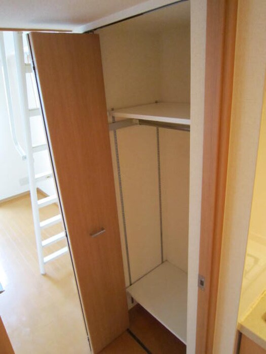 物件内観写真12　(収納)
