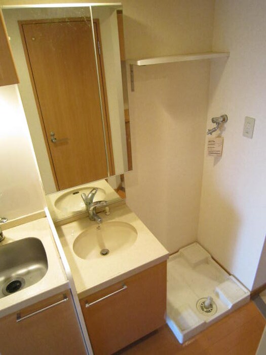 物件内観写真20　(洗濯機置場)