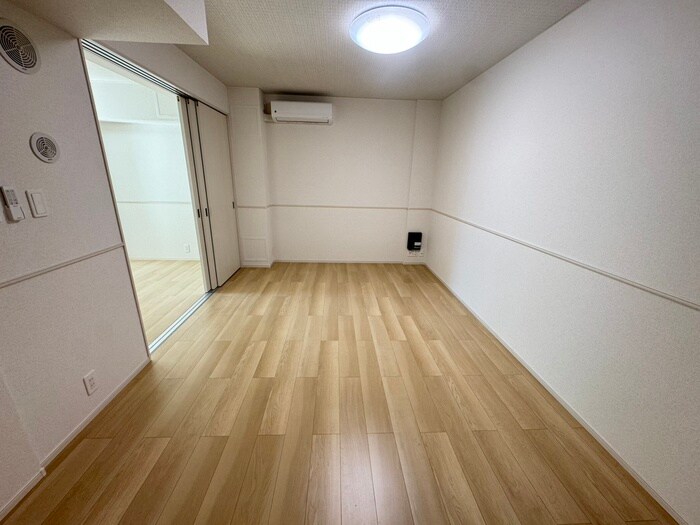 物件内観写真9　(居室)