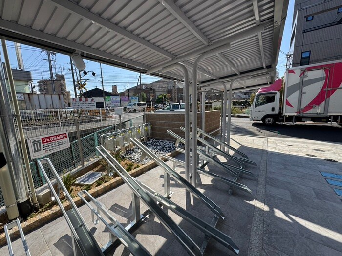 物件外観写真5　(駐輪場)