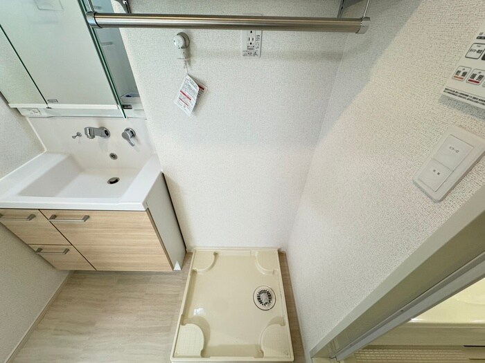 物件内観写真13　(洗濯機置場)