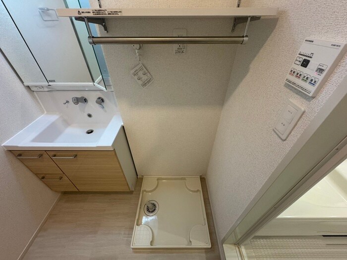 物件内観写真13　(洗濯機置場)