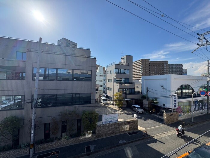 物件内観写真22　(室内からの展望)