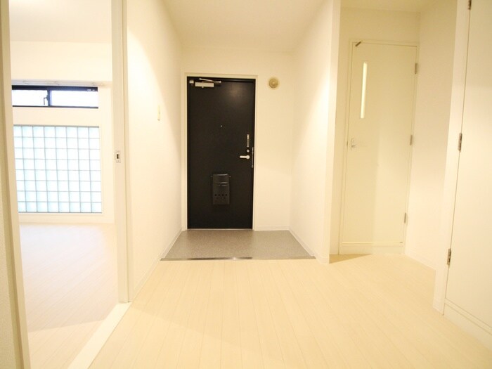 物件内観写真21　(玄関)