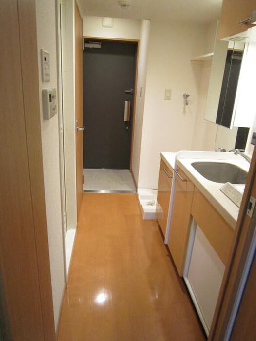 物件内観写真16　(廊下)