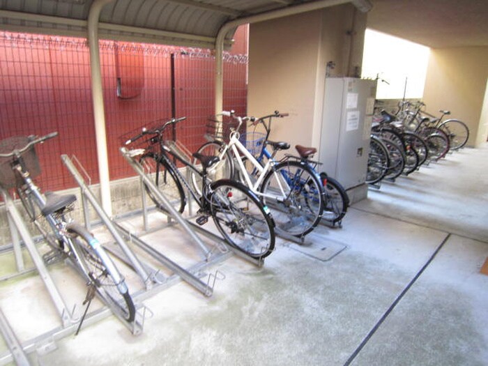 物件外観写真5　(駐輪場)