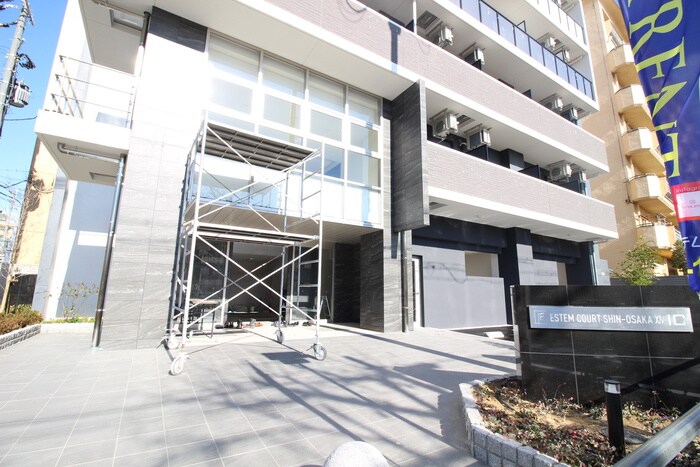 物件外観写真2　(エントランス部分)