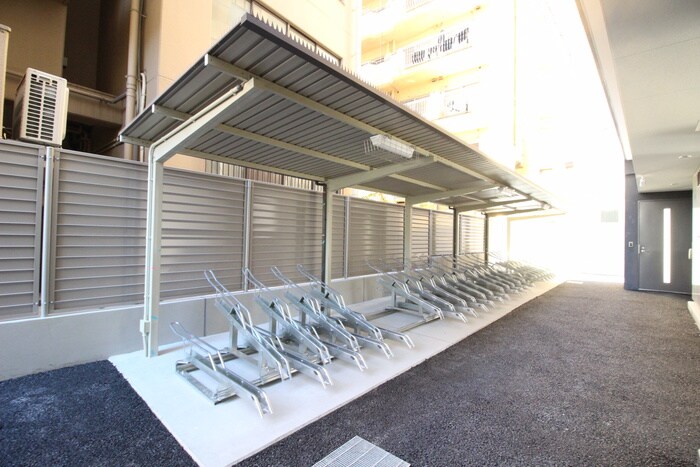 物件外観写真6　(駐輪場)