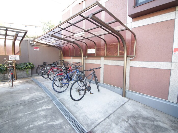 物件外観写真6　(駐輪場)