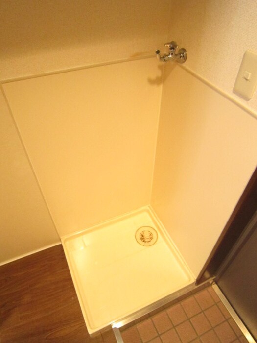 物件内観写真14　(洗濯機置場)