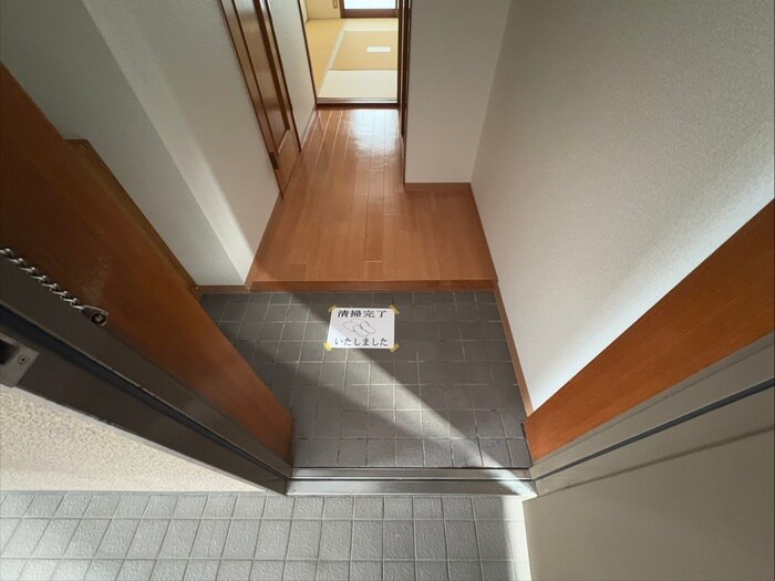物件内観写真14　(玄関)