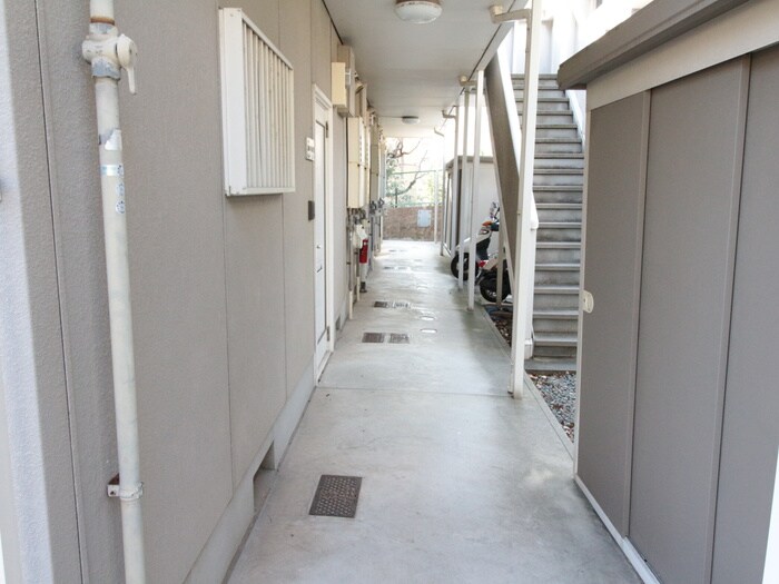 物件外観写真3　(エントランス部分)