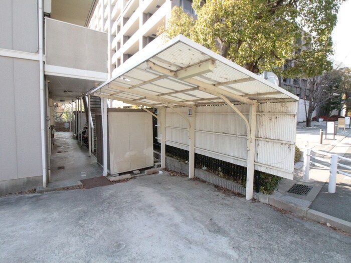 物件外観写真5　(駐車場)