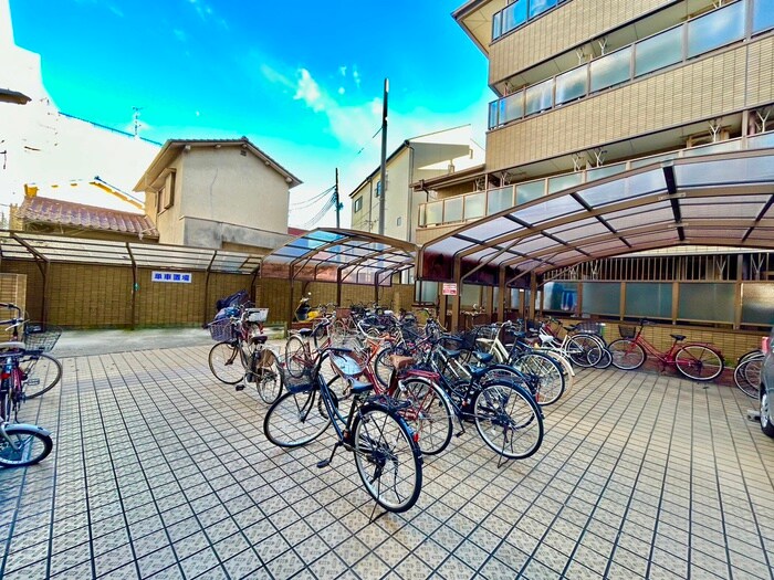 物件外観写真6　(駐輪場)
