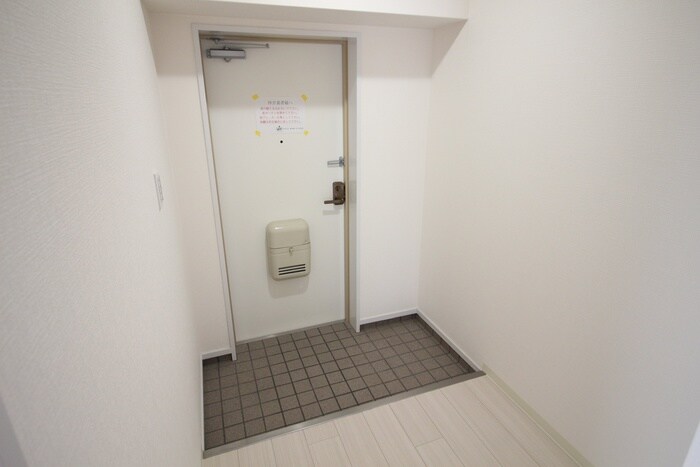 物件内観写真9　(玄関)