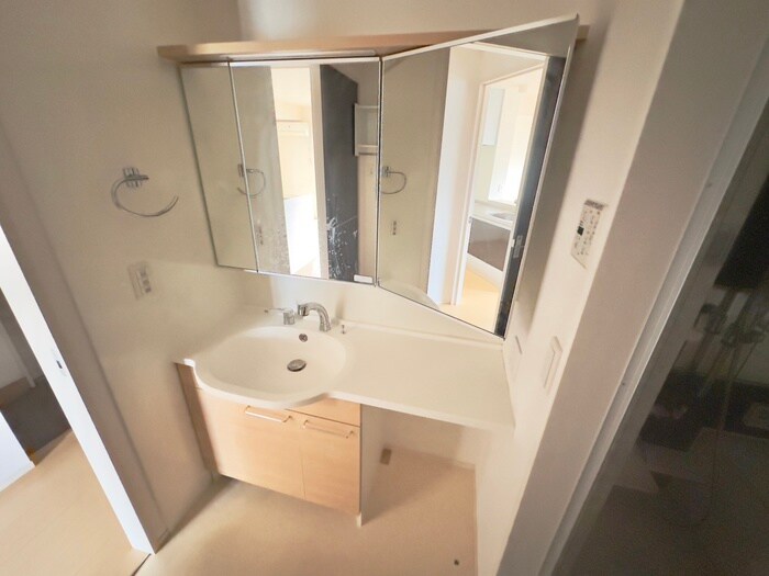 物件内観写真9　(洗面)