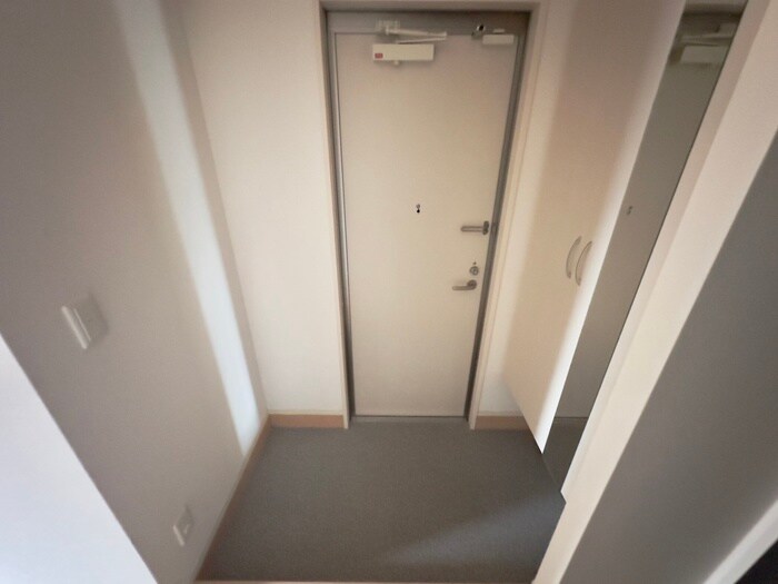 物件内観写真16　(玄関)
