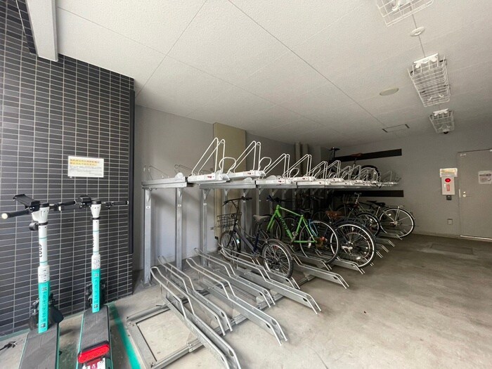物件外観写真5　(駐輪場)