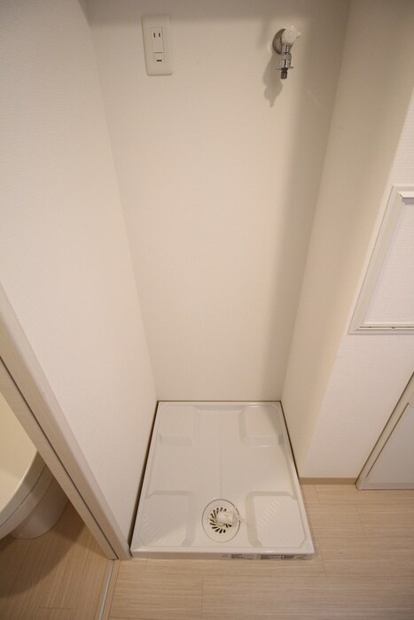 物件内観写真10　(洗濯機置場)