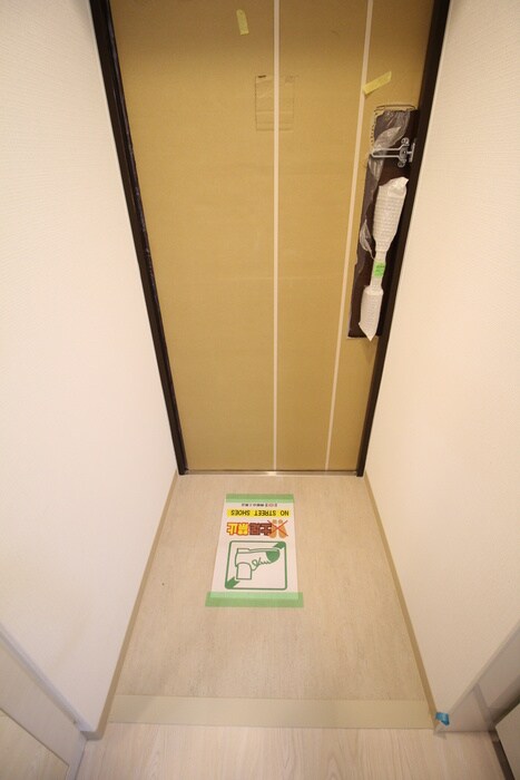 物件内観写真14　(玄関)