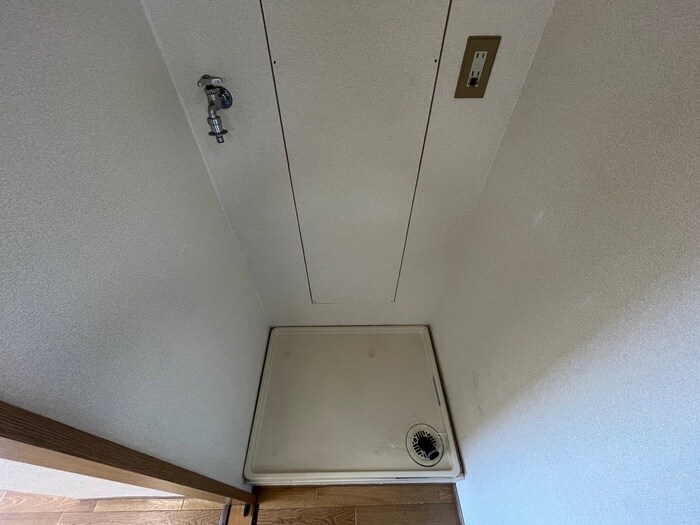 物件内観写真15　(洗濯機置場)