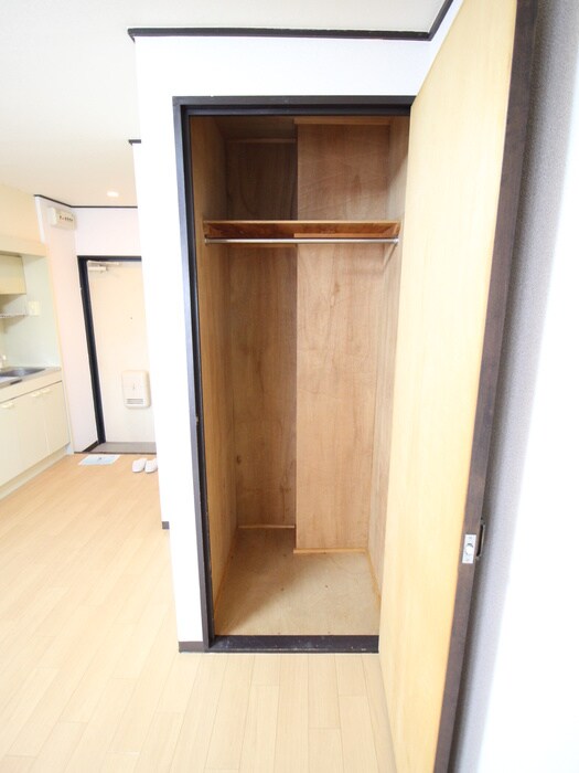 物件内観写真12　(収納)
