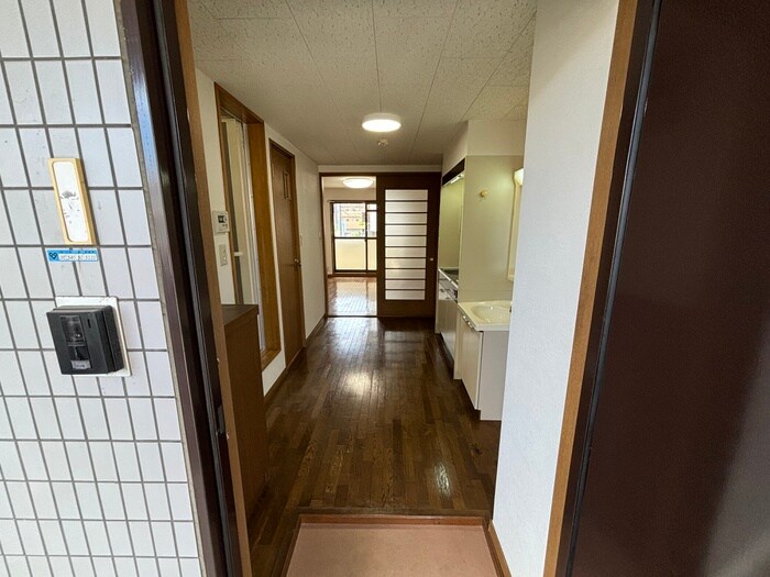 物件内観写真6　(廊下)