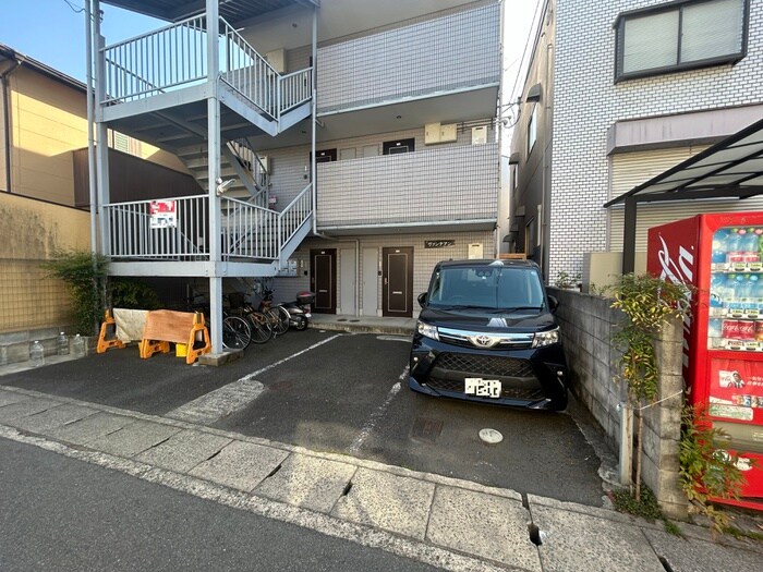 物件外観写真4　(駐車場)