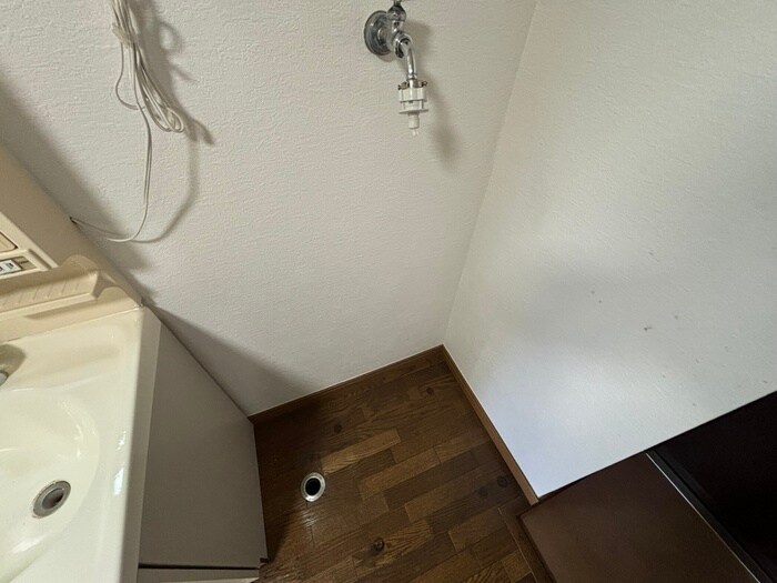 物件内観写真13　(洗濯機置場)