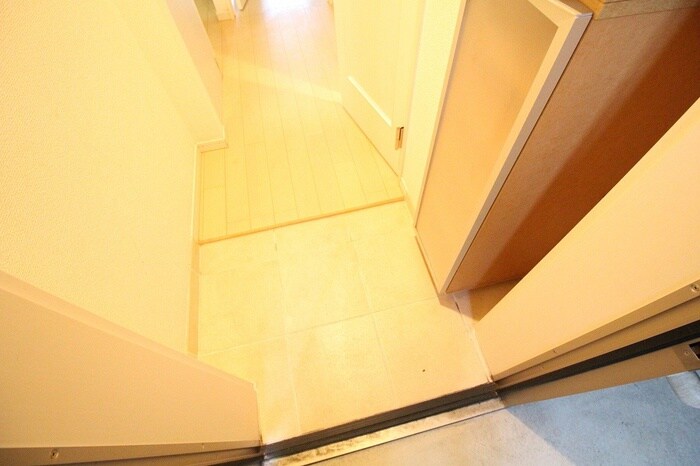 物件内観写真14　(玄関)