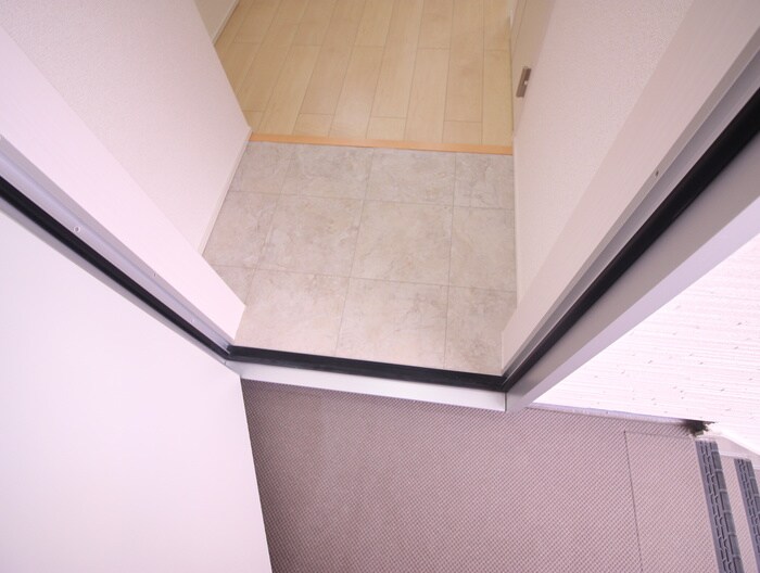 物件内観写真14　(玄関)