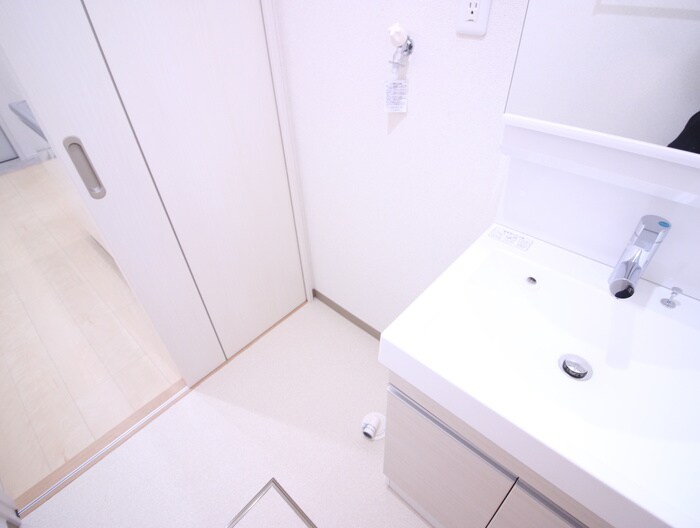 物件内観写真15　(洗濯機置場)