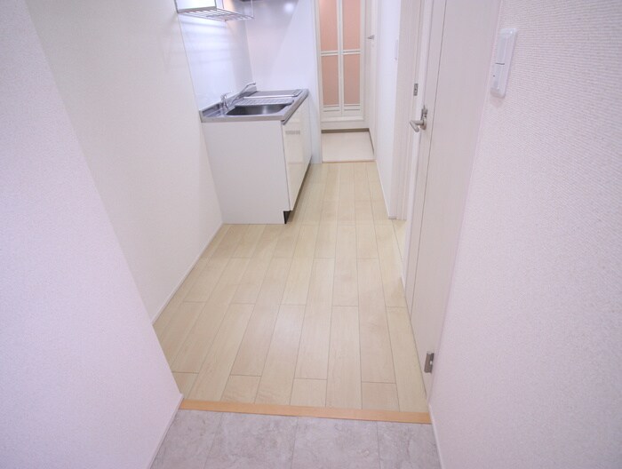 物件内観写真16　(廊下)